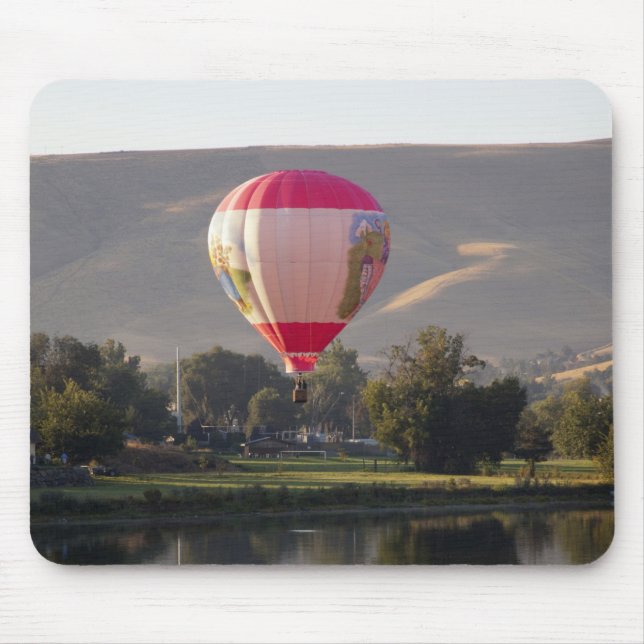 Heißluftballon über dem Fluss Yakima Mousepad (Vorne)