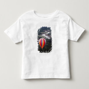 Heißluftballon über dem Mara River Kleinkind T-shirt