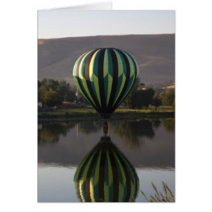 Heißluftballon über dem Yakima River