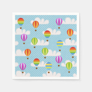 HeißluftBallons im bewölkten Dotty Himmel Serviette