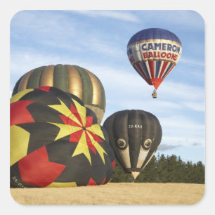 Heißluftballons in der Nähe von Wanaka, Südinse Quadratischer Aufkleber
