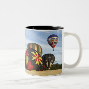 Heißluftballons in der Nähe von Wanaka, Südinsel,  Zweifarbige Tasse