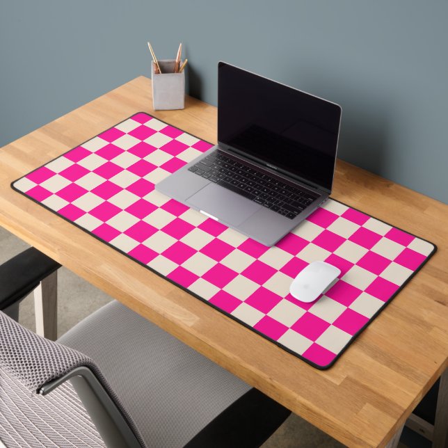Heißrosa und braunes Schachbrettmuster Schreibtischunterlage (Büro 2)