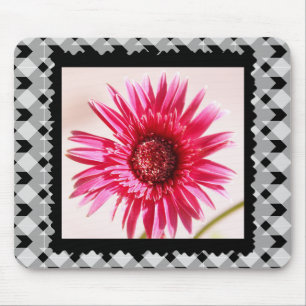 Heitres rosa Gerbera-Gänseblümchen auf Mousepad