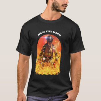 Held des Alltags - Feuerwehrmann in Aktion T-Shirt