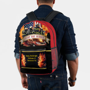 Helden des Alltags Feuerwehrleute Rettend Auto in  Bedruckter Rucksack
