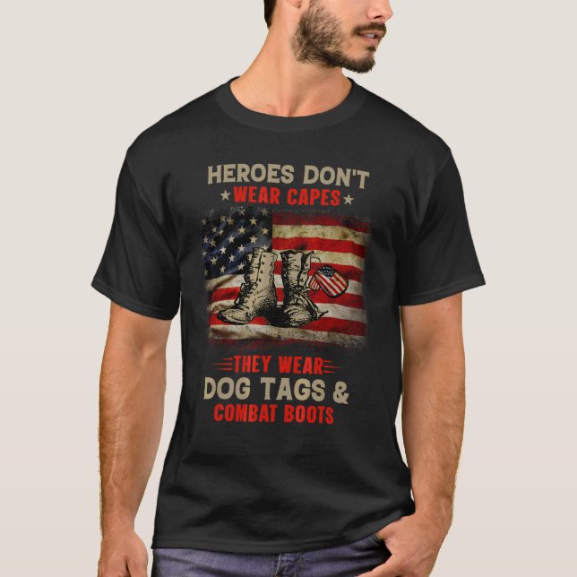 Helden tragen keine Capes, die sie Hundesags trage T-Shirt (Vorderseite)