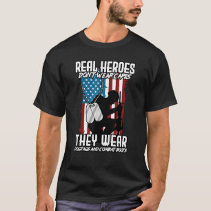 Helden tragen keine Kapen, sie tragen Hundeschrift T-Shirt