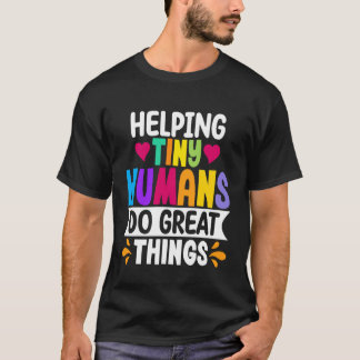 Helfende kleine Menschen Eltern Lehrer Kinderarzt T-Shirt