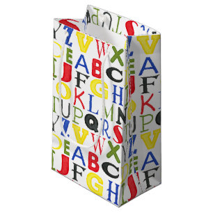 Hell farbige Buchstaben durch Megan Meagher Kleine Geschenktüte