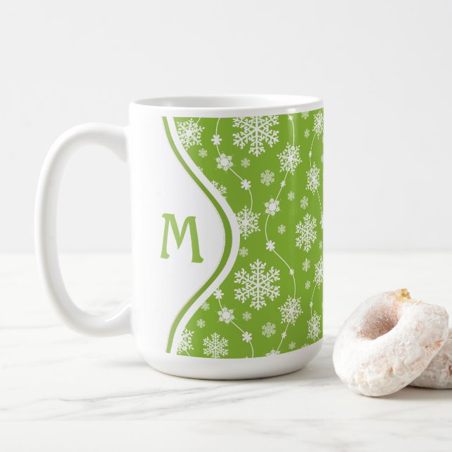 Hell Lime Green Winter White Snowflake Monogramm Kaffeetasse (Mit Donut)