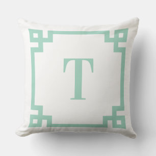 Hell Türkis Griechische Schlüsselrand-Monogramm Kissen