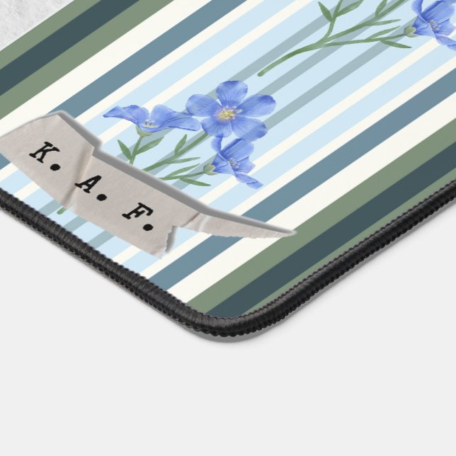 Hellblau gestreifte Flora  Schreibtischunterlage (Ecke)