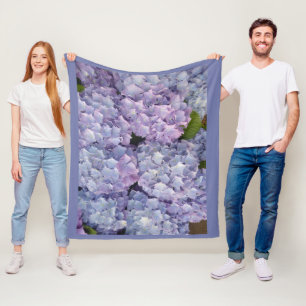 Hellblau und rosa Hydrangea Fleece Blanket