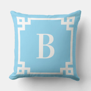 Hellblau-weiße griechische Schlüsselrand-Monogramm Kissen