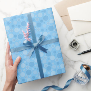 hellblaue Töne mit Polka-Punkten im Retro-Stil der Geschenkpapier