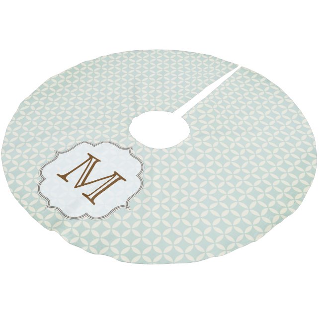 Hellblauer Druck Baumskirt mit Monogramm Anfangsbu Polyester Weihnachtsbaumdecke (Schrägansicht)