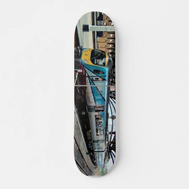 Hellblauer Zug Skateboard (Vorne)