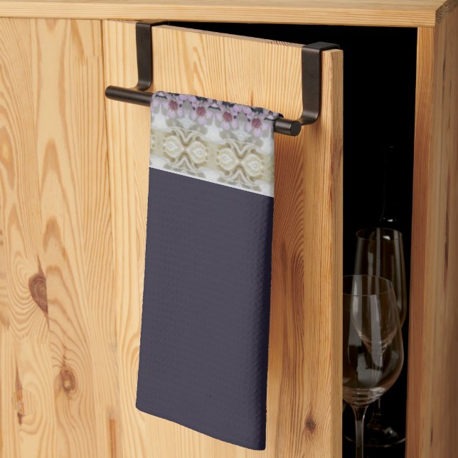 Hellbraun, lila und grau dekoriert geschirrtuch (Drittel gefaltet)