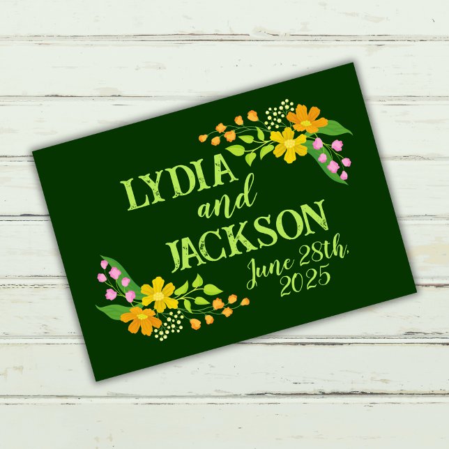 Helle Blume auf tiefgrüner Hochzeit Gästebuch (Von Creator hochgeladen)
