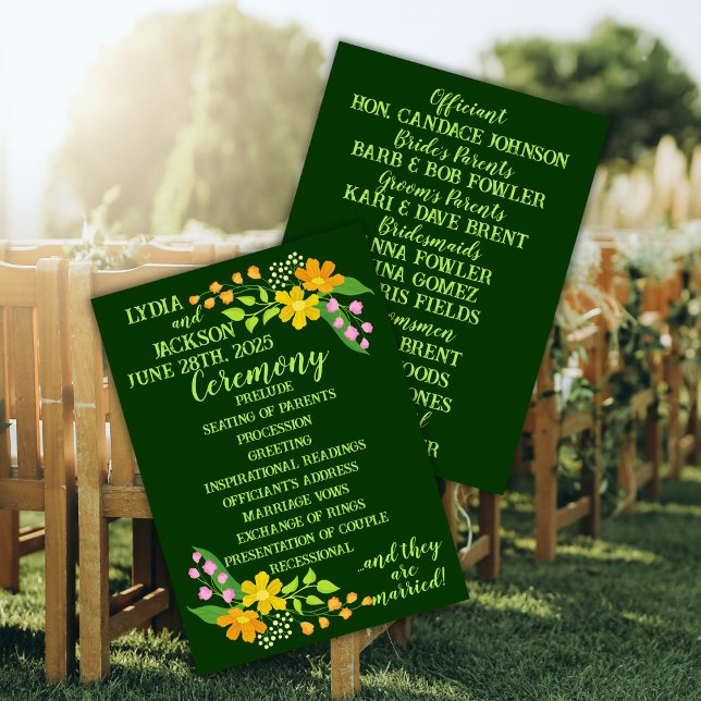 Helle Blume auf tiefgrüner Hochzeit Programm (Von Creator hochgeladen)