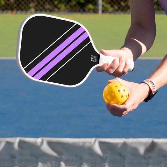 Helle diagonale Lavendel Racing Streifen auf schwa Pickleball Schläger (InSitu)