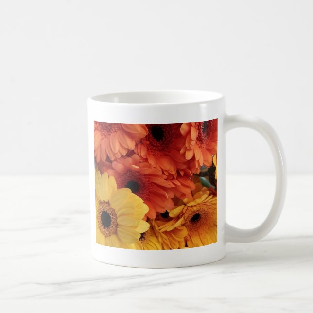 Helle Gerbera-Blume, Orangengelb, Flora Tasse (Rechts)