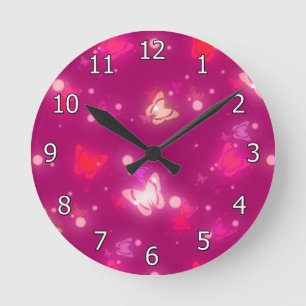 Helle Glühen-Schmetterlings-magentaroter rosa Runde Wanduhr