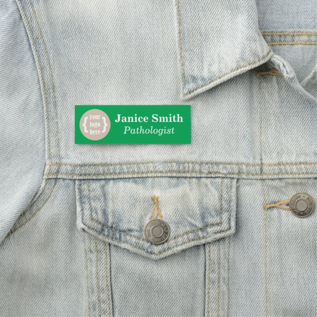Helle, grüne Markenname-Markierung mit Logo Namensschild (Beispiel)