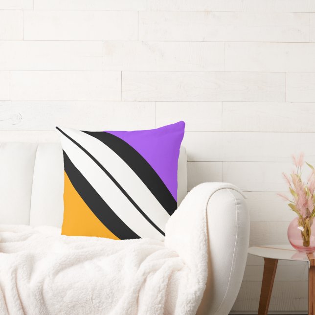 Helle Lila gelbe Schwarz-weiße Streifen Kissen (Liege)