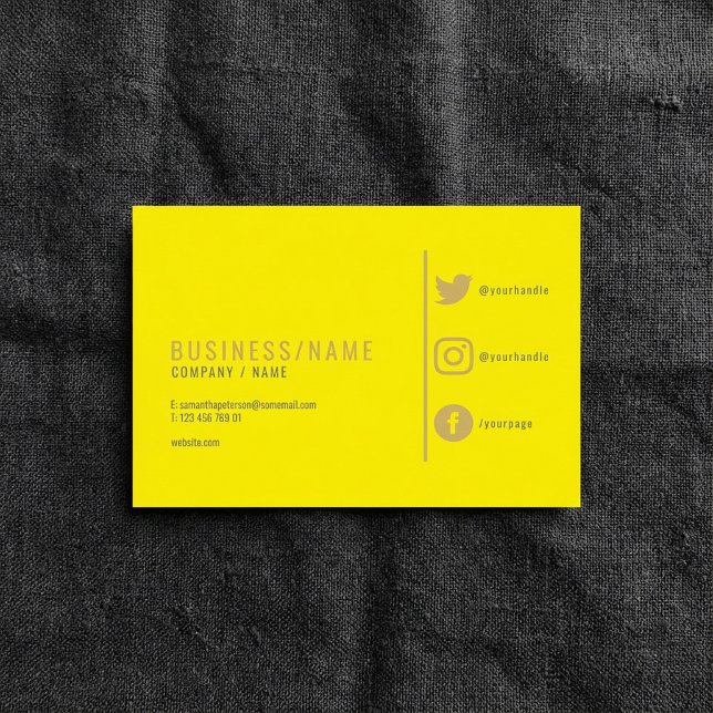 Helle neongelbe Social Media Visitenkarte. Visitenkarte (Bright neon yellow social media business card. business card.)