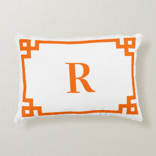Helle Orange Griechische Schlüsselrand-Monogramm Dekokissen