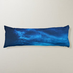 HELLE STERNE IN EINEM DUNKEN UND BLAUEN HIMMEL SEITENSCHLÄFERKISSEN