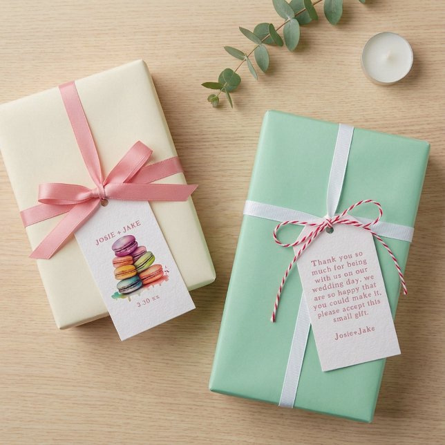 Helle und farbenfrohe Macaroonkuchen Geschenkanhänger (Bright and colorful macaroon cakes gift tags.)