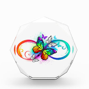 Helle Unendlichkeit mit Regenbogenschmetterling Fotoblock