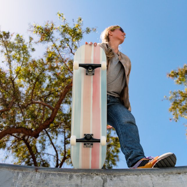 Helle Wasserfarbe Farbige Streifenmuster Skateboard (Außenbereich 1)