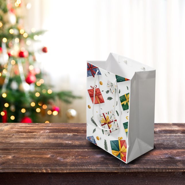 Helle Weihnachts-Geschenkboxen & Evergreen Blätter Mittlere Geschenktüte (Von Creator hochgeladen)