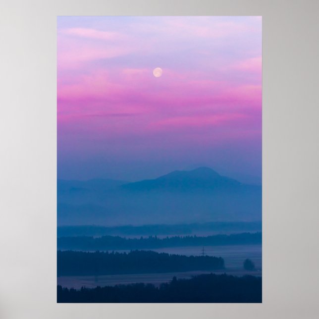 Helle Wolken und Mond bei Sonnenaufgang Poster (Vorne)