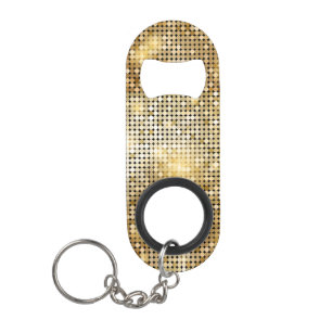 Heller funkelnder goldener schlüsselanhänger flaschenöffner