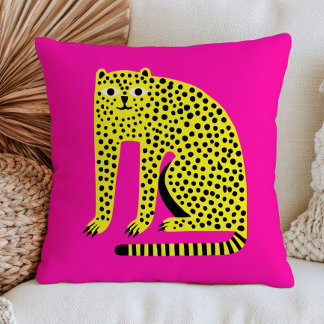 Heller gelber Gepard auf rosa naiver Tierkunst  Kissen