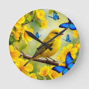 Heller gelber Singvogel auf einem Ast Runde Wanduhr