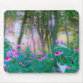 Heller Sonnenaufgang mit rosa Türmen in meinem Gar Mousepad