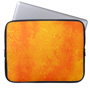Helles, abstraktes Mosaik-Orange-Hintergrund mit G Laptopschutzhülle