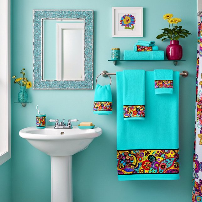 Helles, blumengeschmücktes Set (Von Creator hochgeladen)