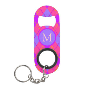Helles Rosa und Blau Argyle-Muster Monogramm Mini Flaschenöffner