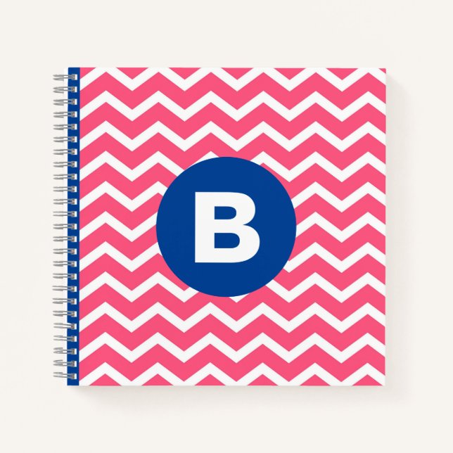 Helles Rosa und Weiß Chevron-Muster Monogramm Notizbuch (Vorderseite)