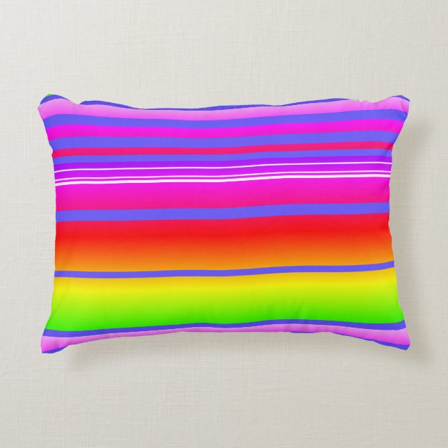 Hellfarbiger gestreifter Regenbogen Dekokissen (Vorderseite)