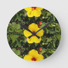 Hellgelbe Blume Springtime Runde Wanduhr