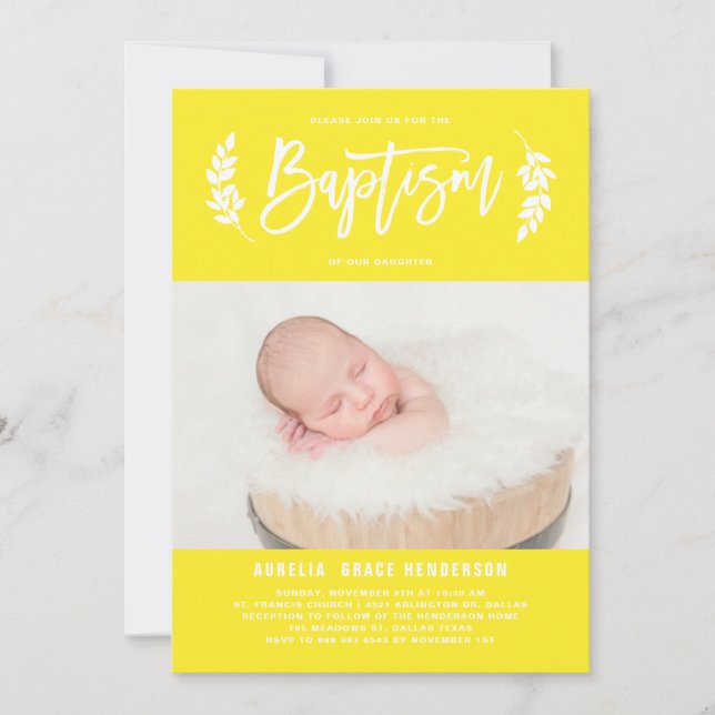 Hellgelbe Laurel Wreath Baby Foto Taufe Einladung (Vorderseite)