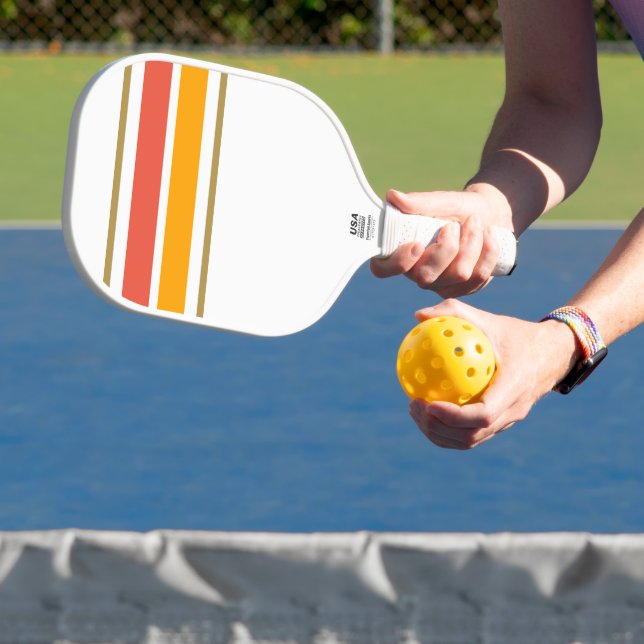 Hellgelbe, obergelbe Streifen auf weißen Streifen Pickleball Schläger (InSitu)